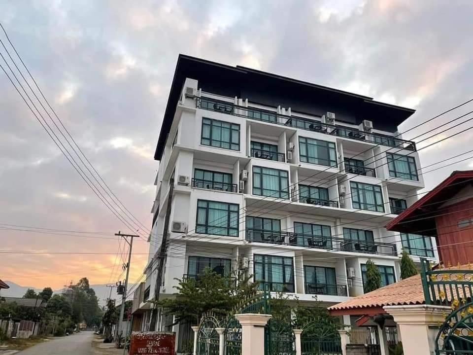 Vang Vieng Topview Hotel Luaran gambar