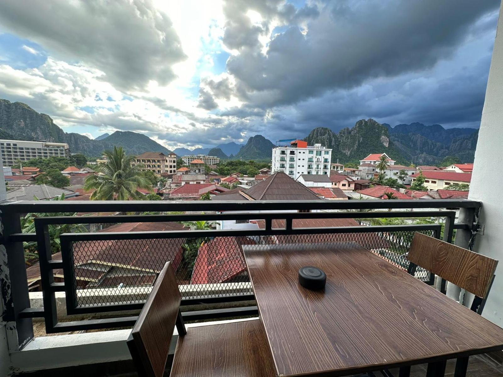 Vang Vieng Topview Hotel Luaran gambar