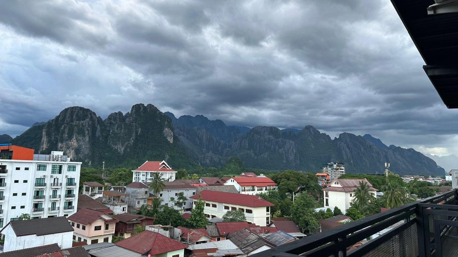 Vang Vieng Topview Hotel Luaran gambar