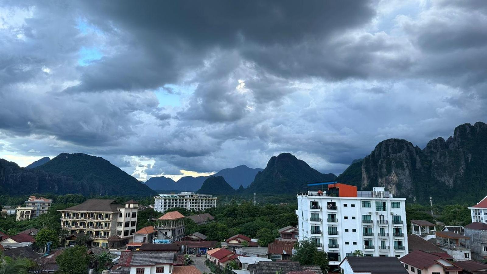Vang Vieng Topview Hotel Luaran gambar